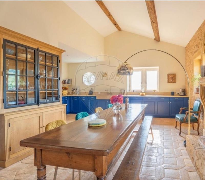 Maison - 403 m² - 10 pièces