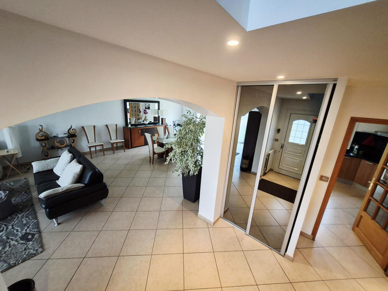 Maison - 198 m² - 6 pièces