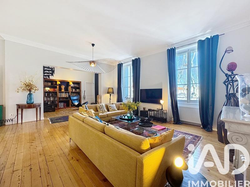 Appartement - 272 m² - 8 pièces