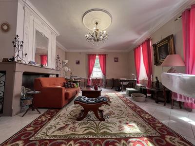 Maison - 275 m² - 10 pièces