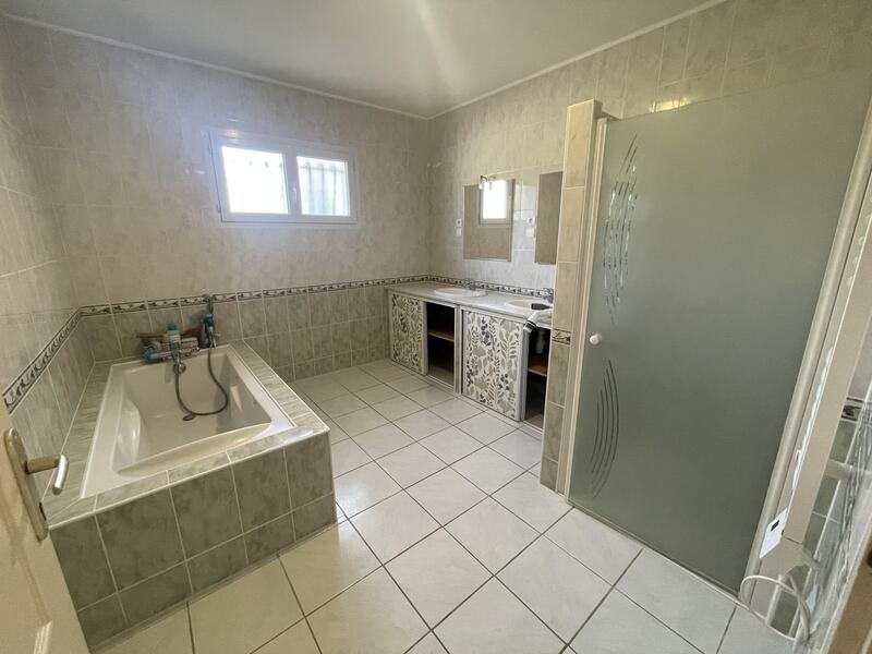 Maison - 159 m² - 6 pièces