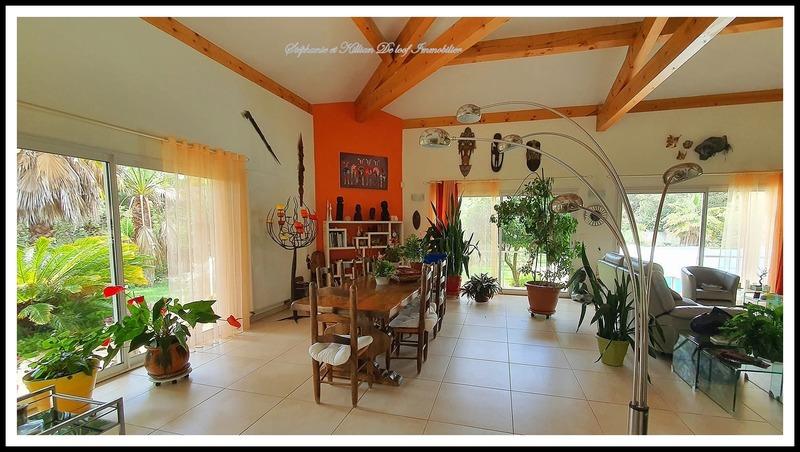 Villa - 258 m² - 6 pièces