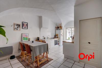 Appartement - 83 m² - 2 pièces