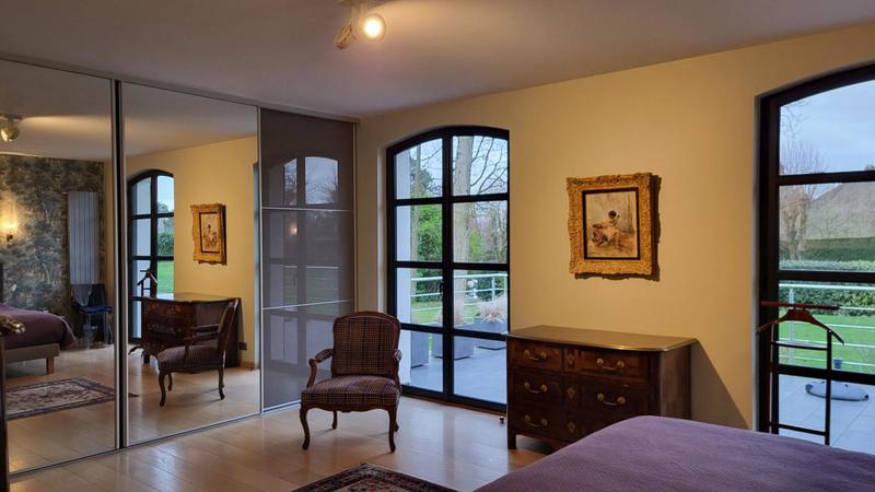 Maison - 300 m² - 8 pièces