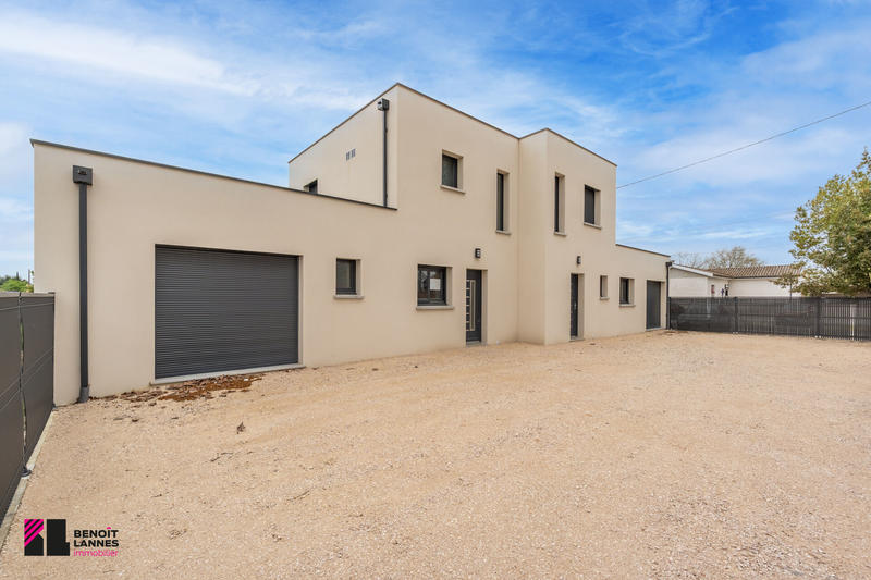 Maison - 94 m² - 5 pièces