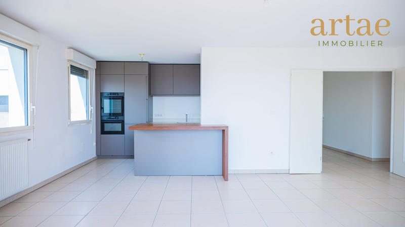 Appartement - 102 m² - 5 pièces