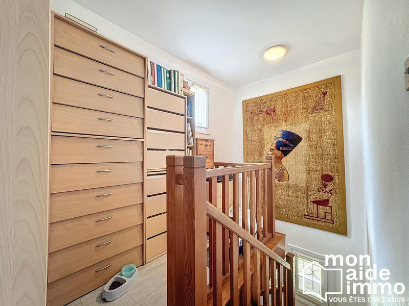 Maison - 185 m² - 6 pièces