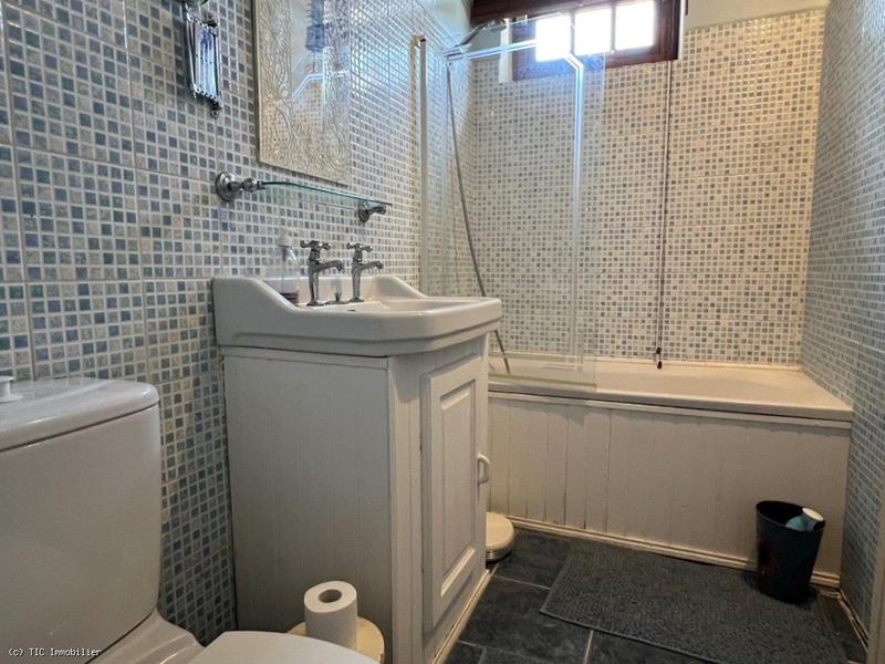 Maison ancienne - 199 m² - 7 pièces