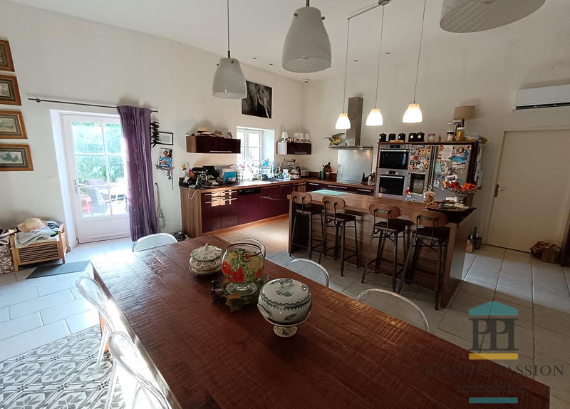 Maison ancienne - 240 m² - 7 pièces