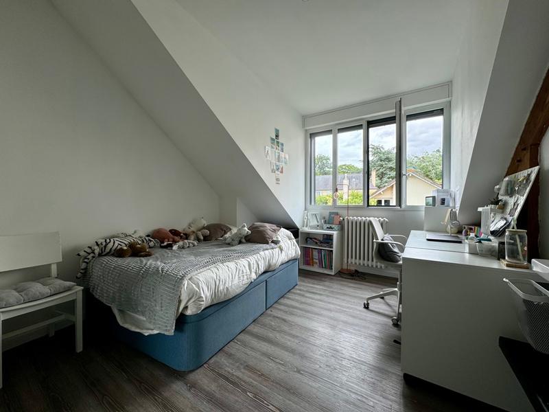 Maison - 168 m² - 9 pièces