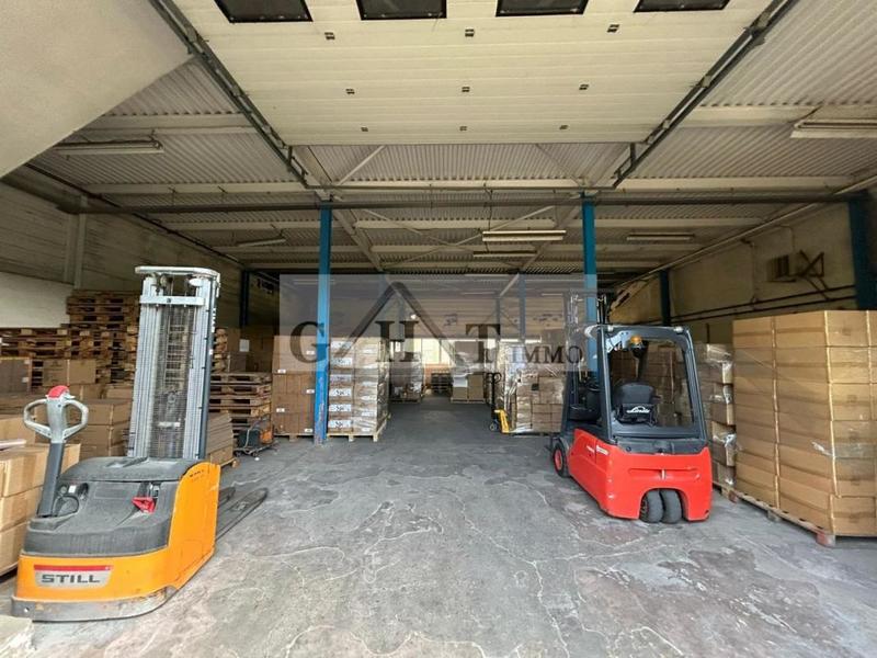 Entrepôt - 1 272 m²