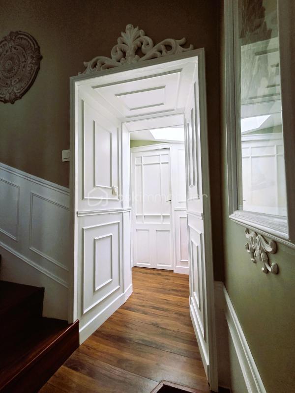 Maison ancienne - 315 m² - 10 pièces