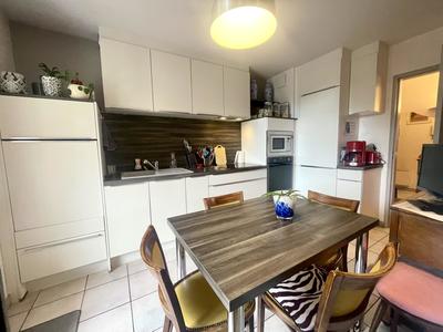 Appartement - 80 m² - 4 pièces