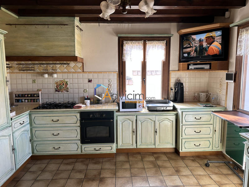 Maison - 220 m² - 6 pièces