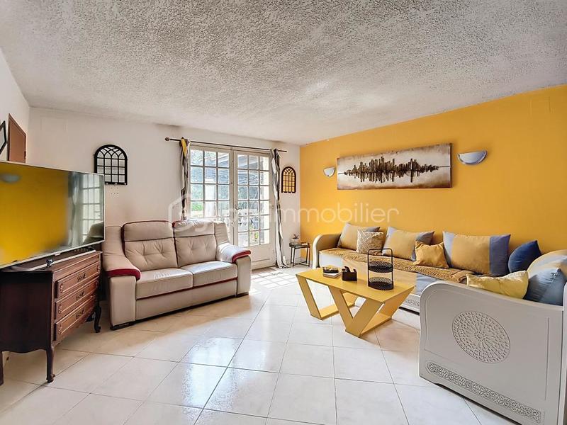 Maison - 287 m² - 11 pièces