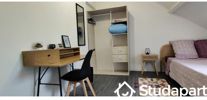 Chambre - 9 m² - 1 pièce