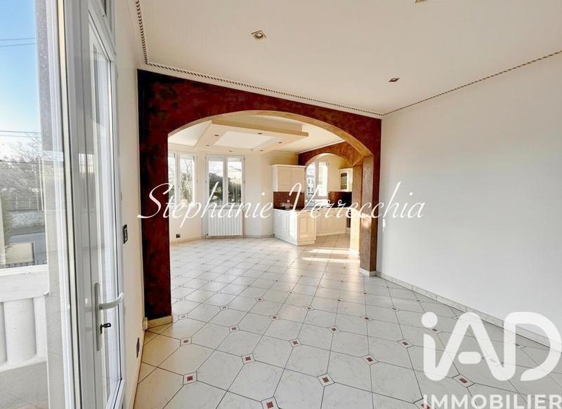 Maison - 157 m² - 8 pièces