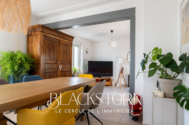 Maison - 211 m² - 7 pièces