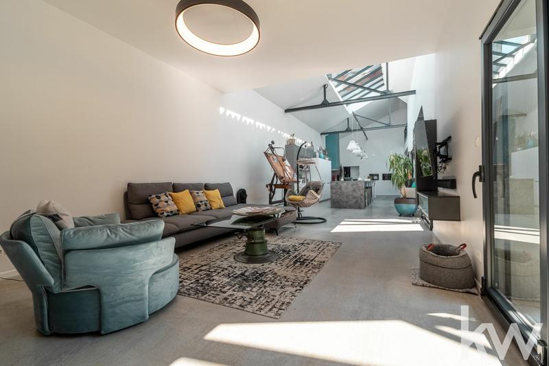 Maison - 437 m² - 8 pièces