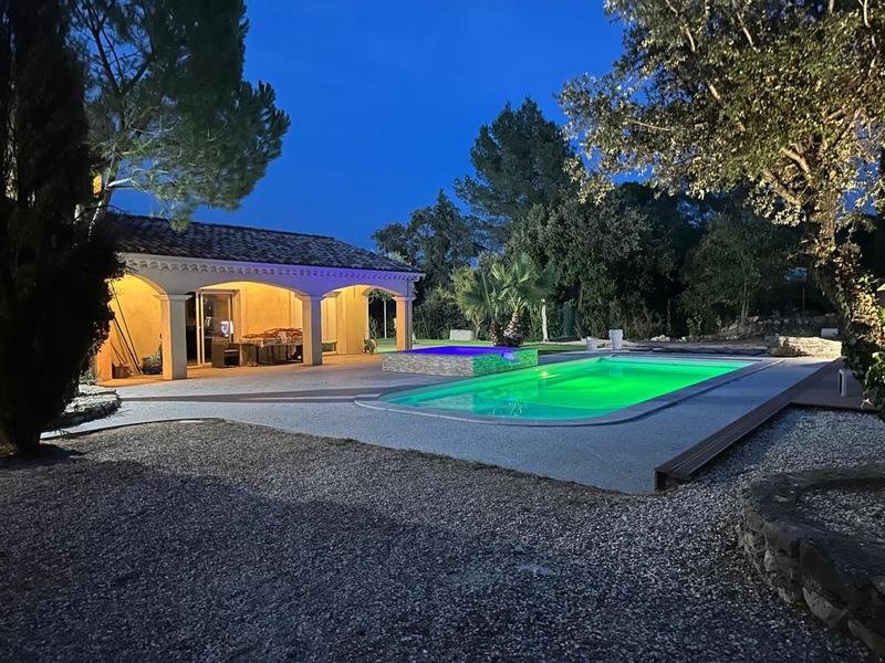 Maison - 209 m² - 7 pièces