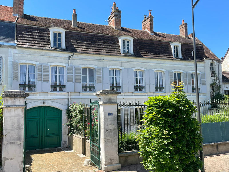 Demeure - 255 m² - 8 pièces