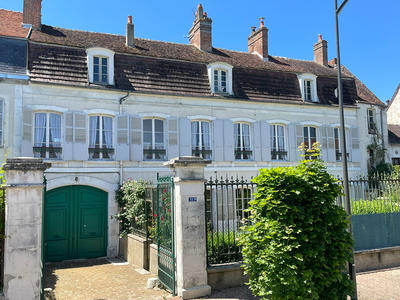 Demeure - 255 m² - 8 pièces