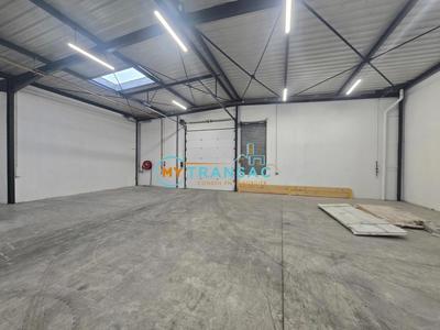 Local d'activité / Entrepôt - 892 m²