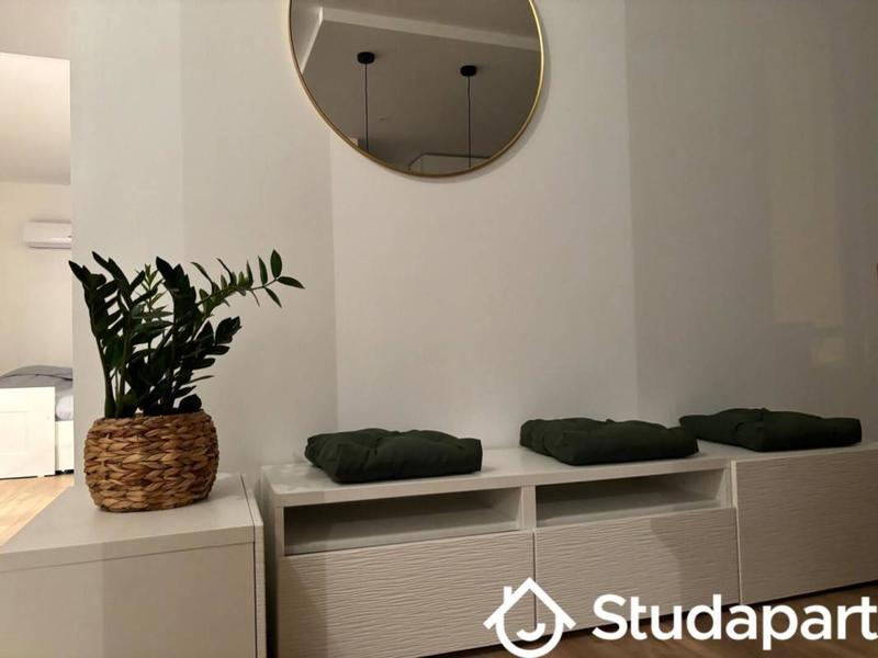 Chambre - 11 m² - 1 pièce