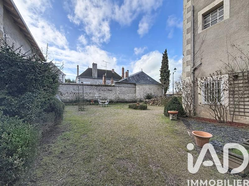 Maison - 340 m² - 9 pièces