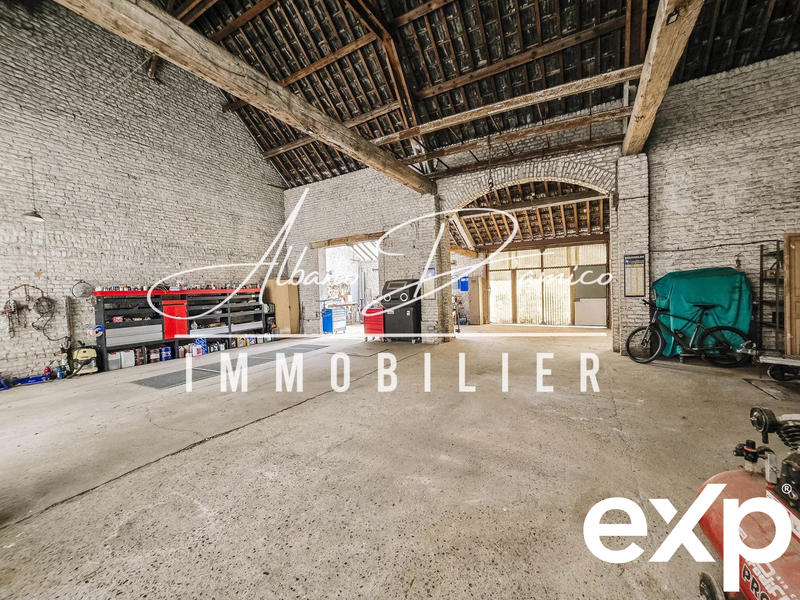 Maison - 182 m² - 9 pièces