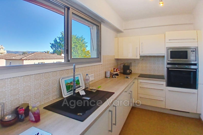 Appartement - 82 m² - 4 pièces