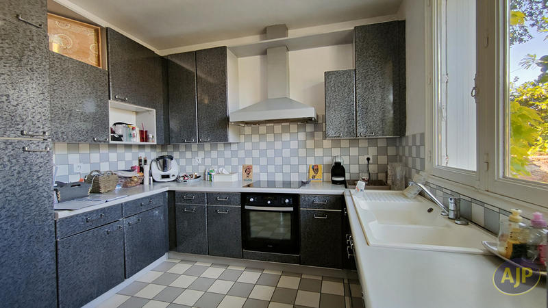 Maison - 196 m² - 7 pièces