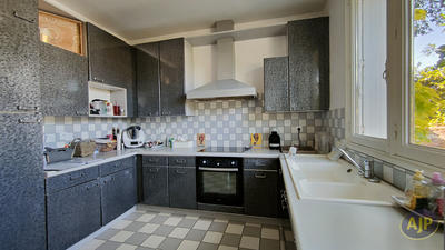 Maison - 196 m² - 7 pièces