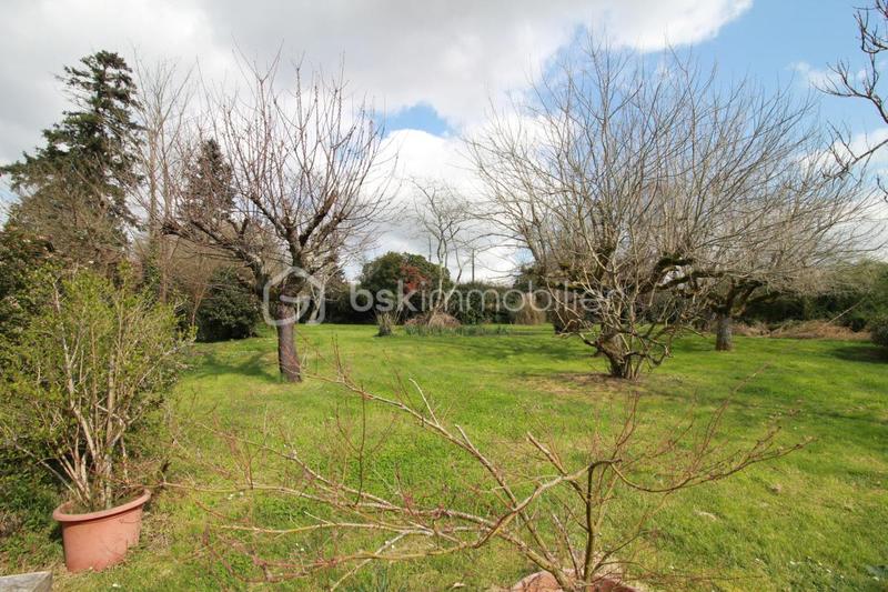 Corps de ferme - 300 m² - 10 pièces