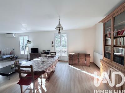 Maison - 215 m² - 8 pièces