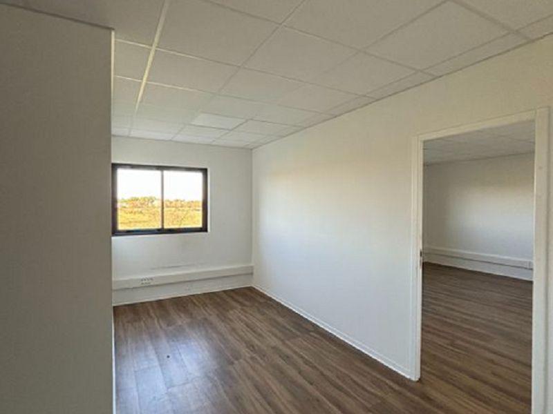 Local commercial - 104 m² - 1 pièce