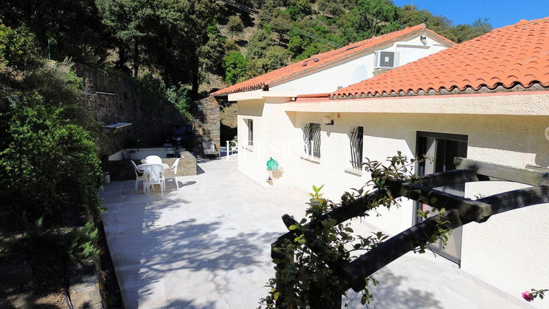 Maison traditionnelle - 230 m² - 7 pièces