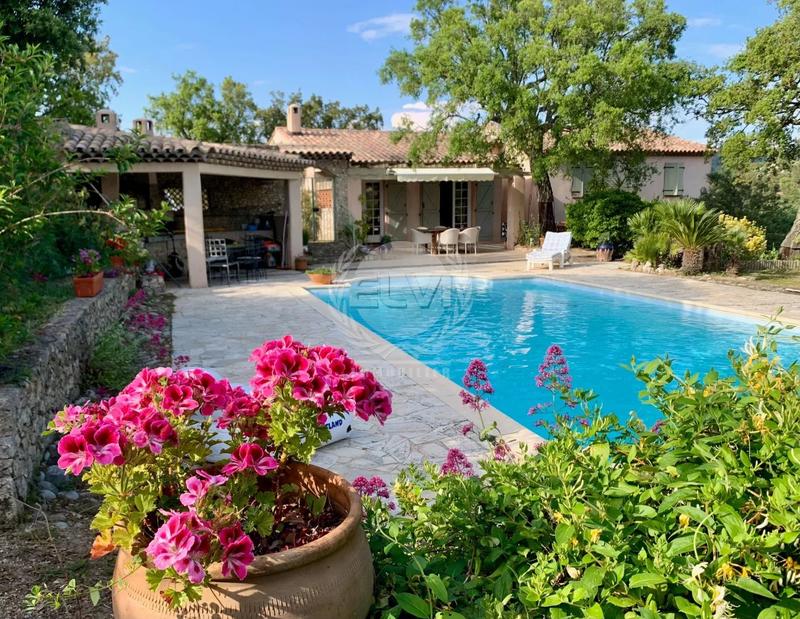 Maison - 170 m² - 9 pièces