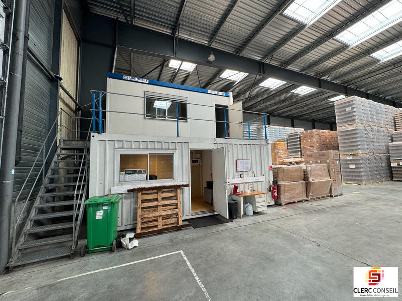 Local d'activités - 2 750 m²