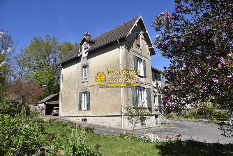 Maison - 255 m² - 10 pièces