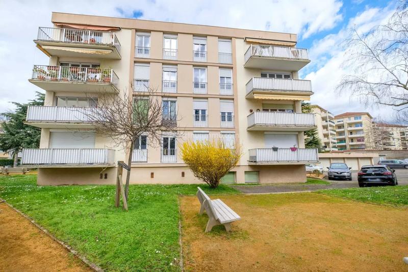 Appartement - 84 m² - 4 pièces