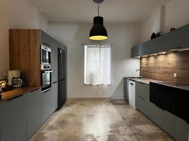 Maison - 208 m² - 7 pièces