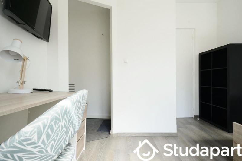 Chambre - 14 m² - 1 pièce