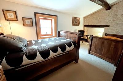 Maison - 240 m² - 8 pièces