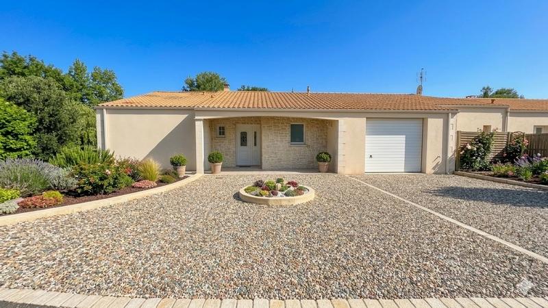 Maison - 333 m² - 10 pièces