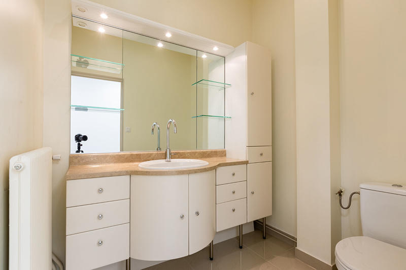 Local commercial - 90 m² - 4 pièces