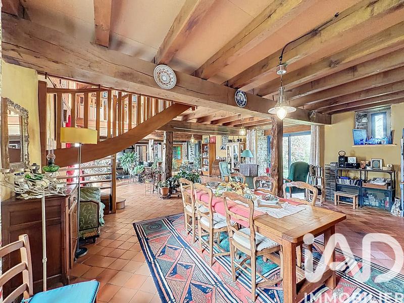 Maison - 270 m² - 9 pièces