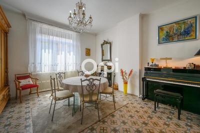 Maison - 214 m² - 5 pièces