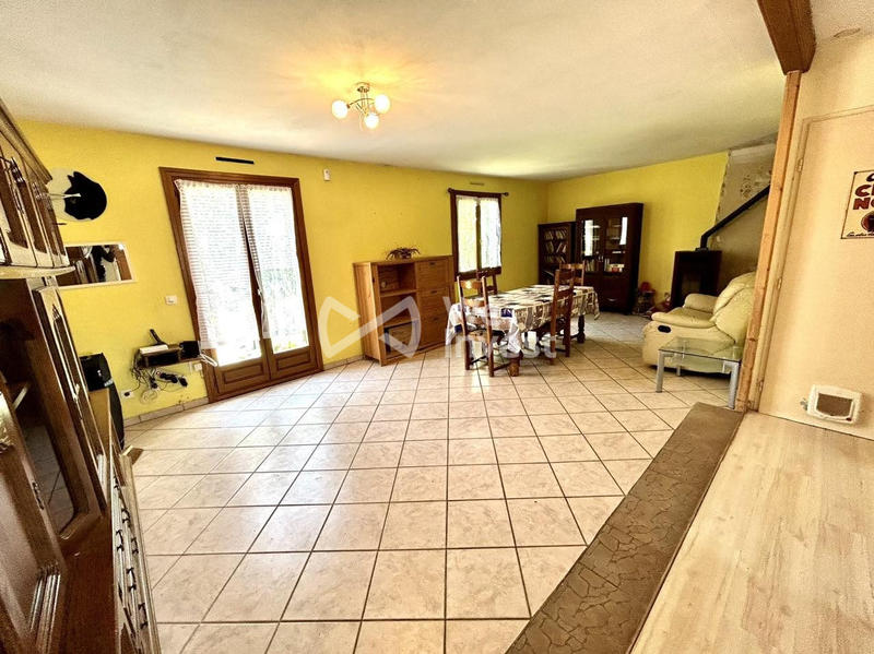 Maison - 90 m² - 5 pièces