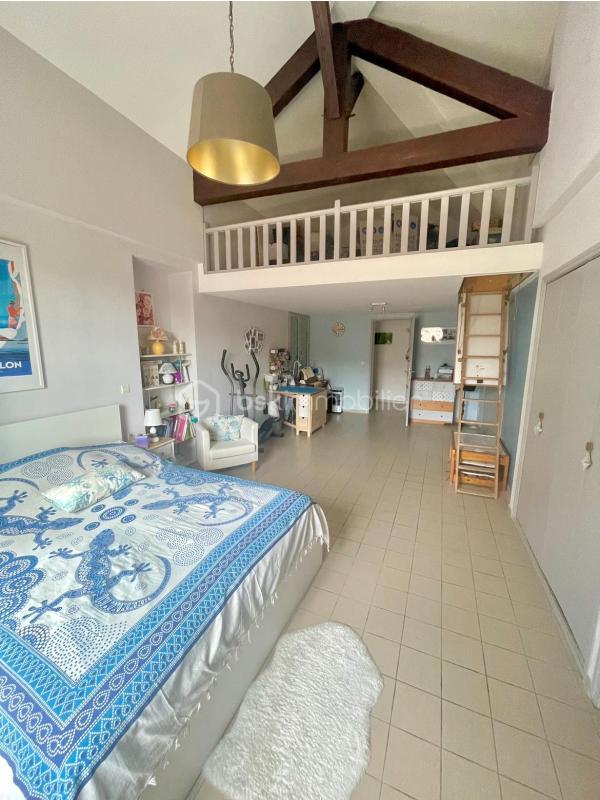 Demeure - 268 m² - 7 pièces